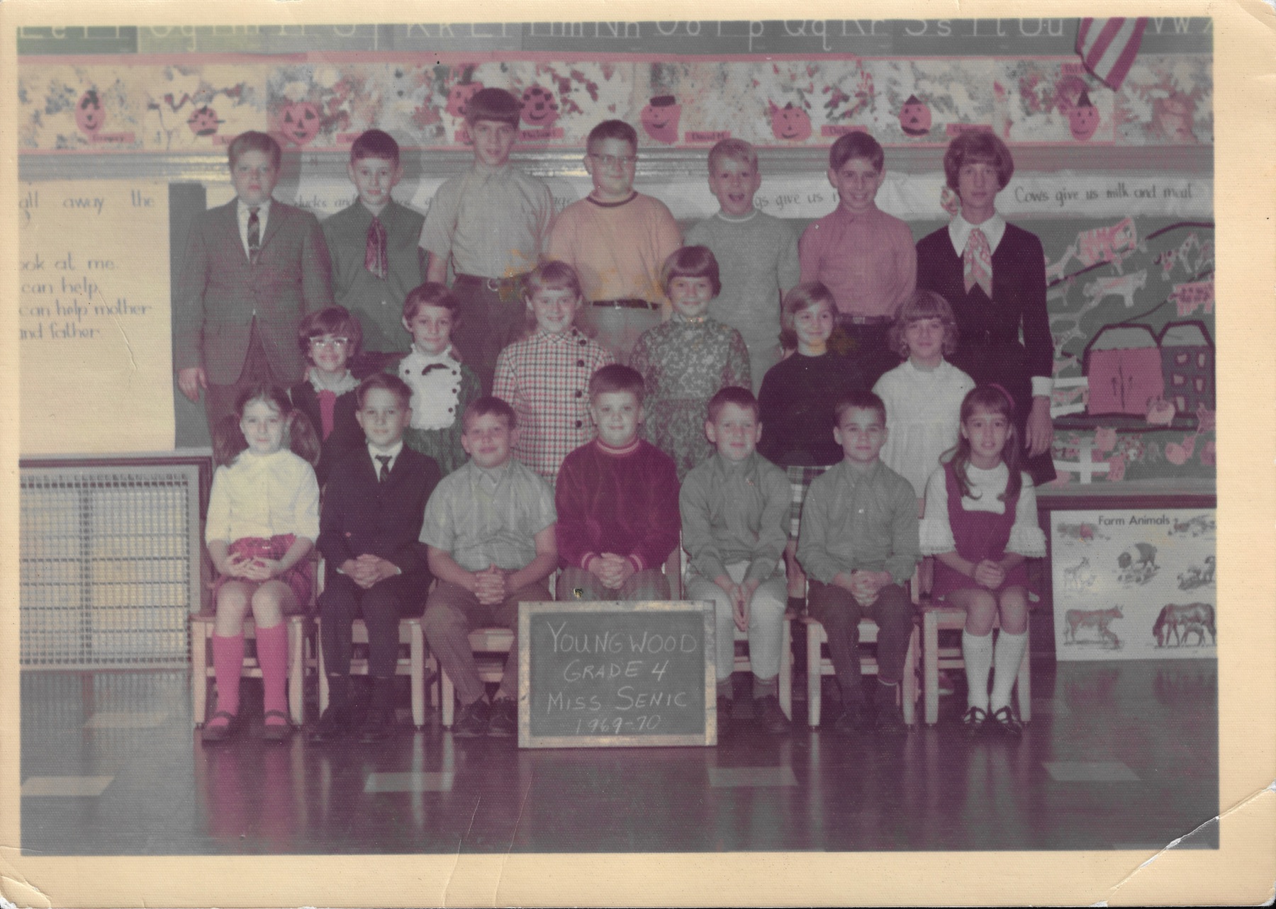 1970 Youngwood Elementary Grade 4 Miss Senic Class Photo